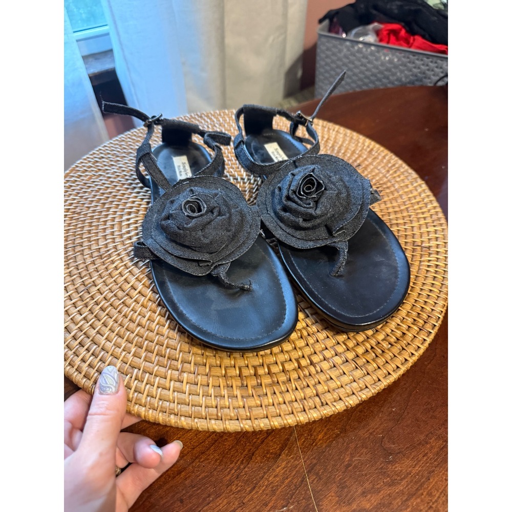 Simply Vera Vera Wang Womens Monet Black Denim Rosette Floral Sandals 8.5 M